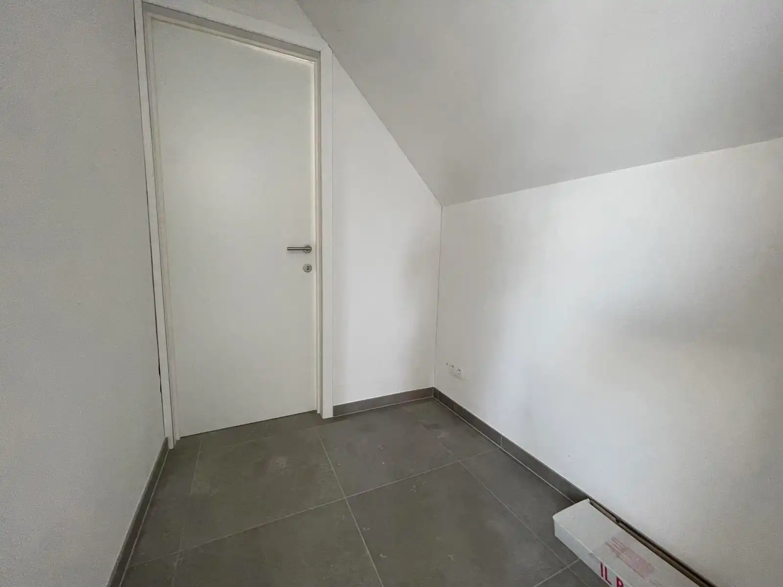 EREMBODEGEM - Lichtrijk & energiezuinig dakappartement. foto 7