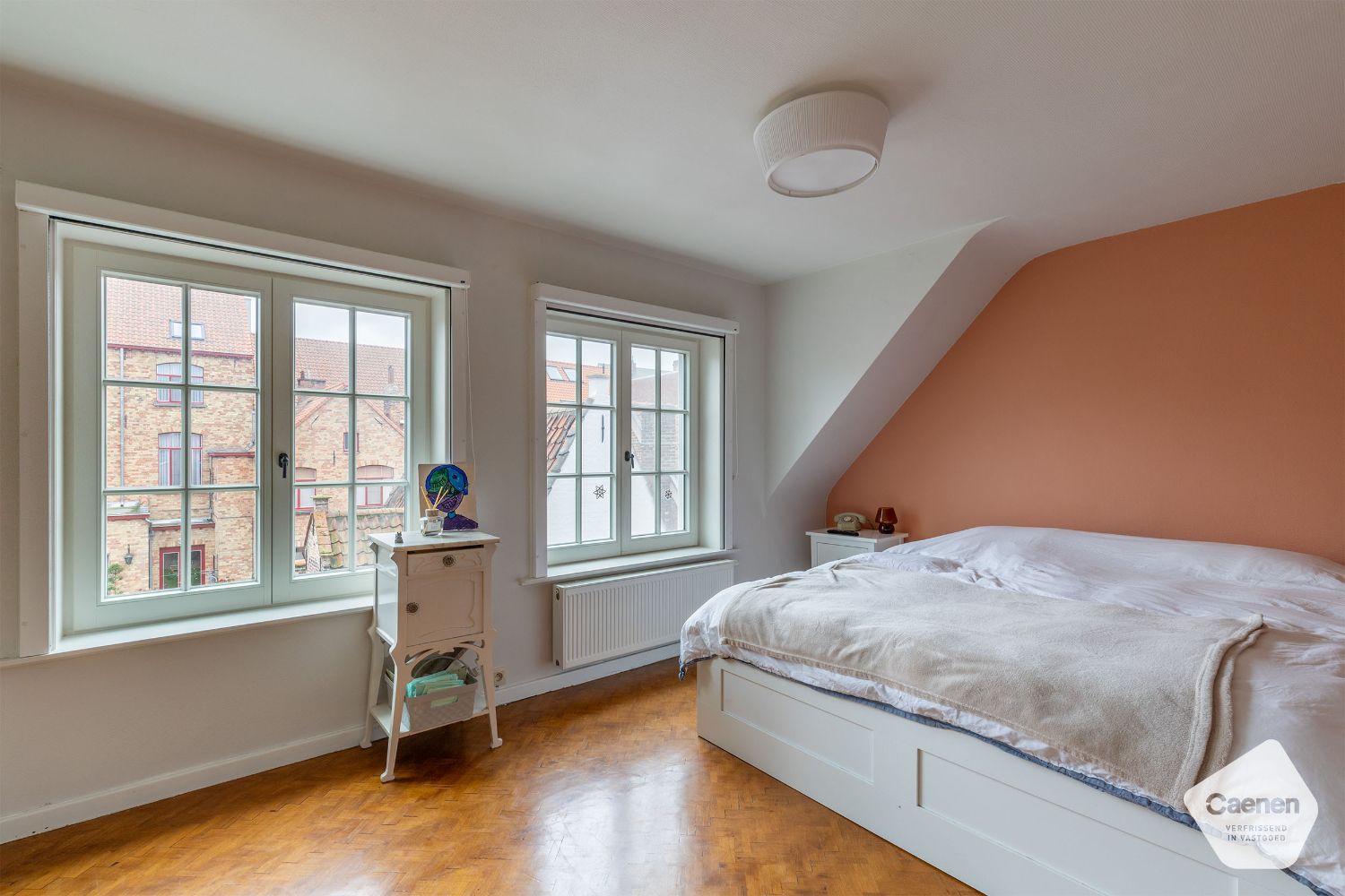 Lichtrijke en instapklare woning in het centrum van Brugge met PRAKTISCHE GARAGE & STADSTUIN en 2 SLAAPKAMERS foto 10