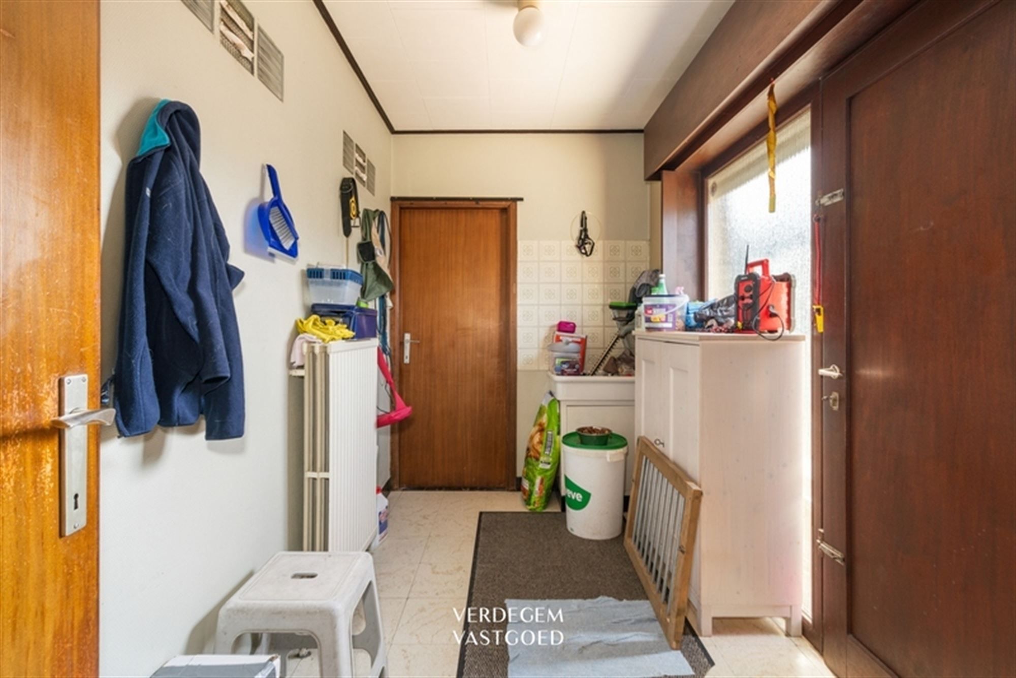 Bungalow met 2 slaapkamers, 2 garages en tuin van 730m² foto 10