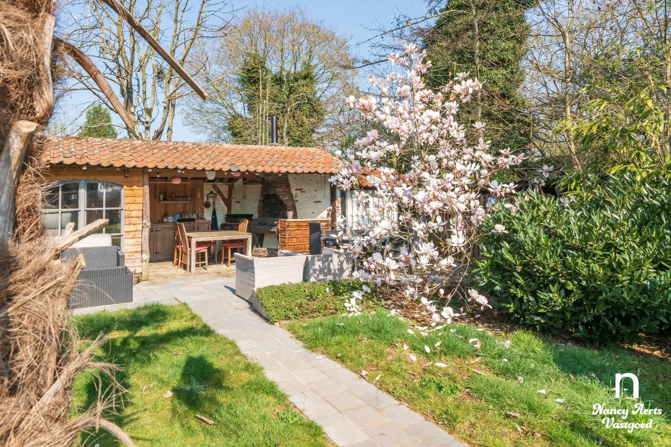 Ruime woning met karakter en talloze mogelijkheden foto 6