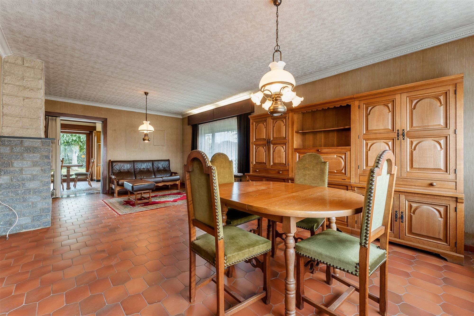 OP TE FRISSEN WONING MET 4 SLAAPKAMERS RUSTIG GELEGEN OP EEN PERCEEL VAN 7A41CA TE PAAL foto 2
