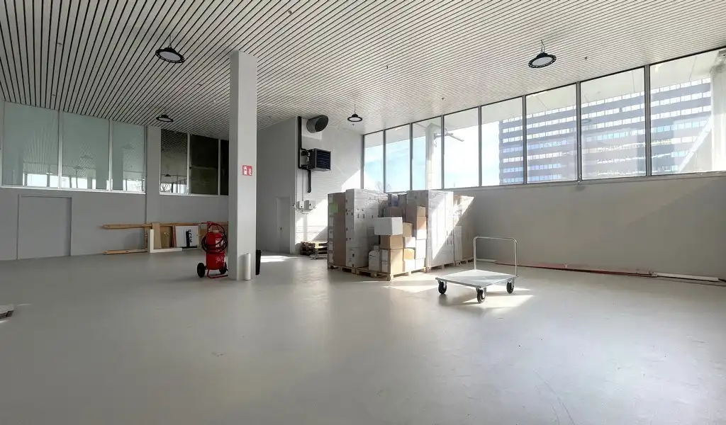 Vernieuwde kantoren te huur in Ahlers Building te Antwerpen foto 27