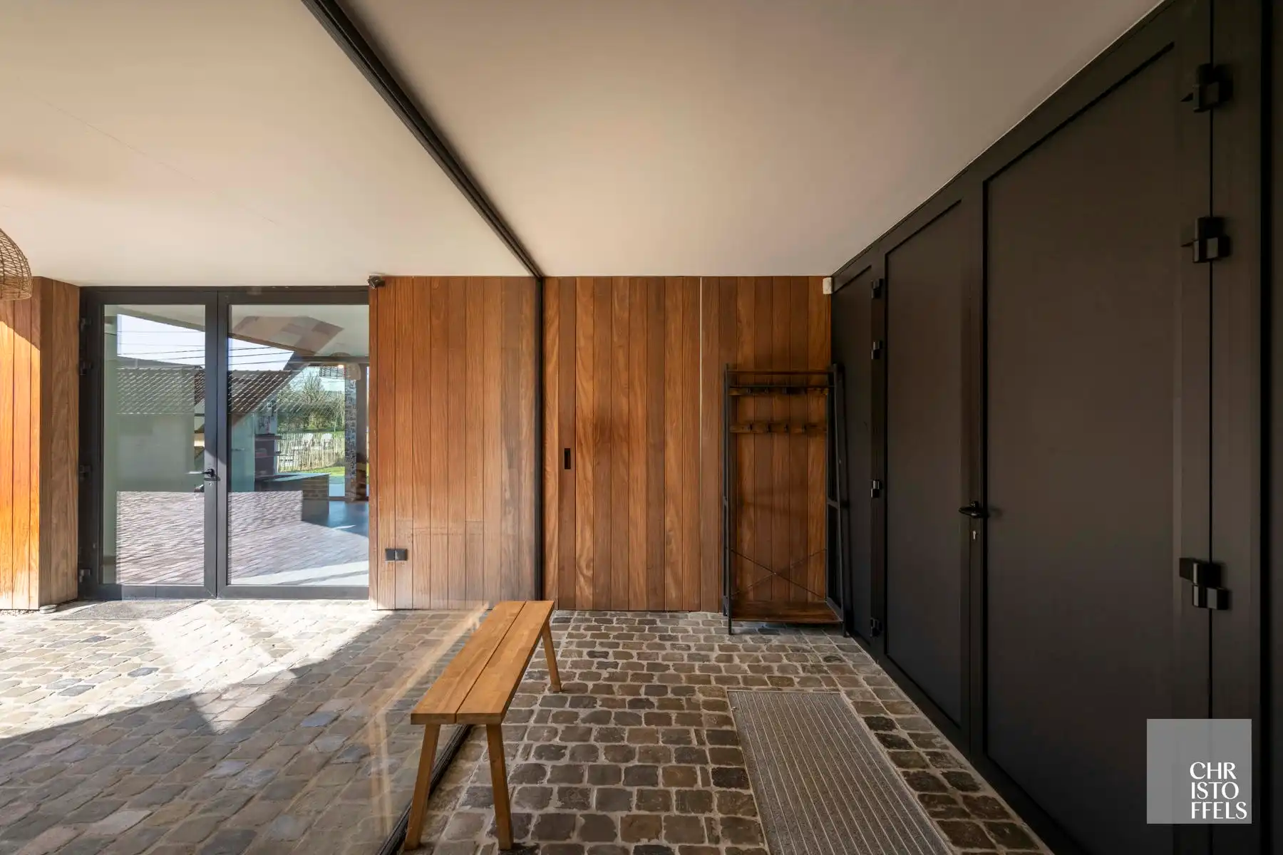 Exclusieve vierkantshoeve met buitenzwembad en vrij uitzicht op perceel van 3.213m² foto 14