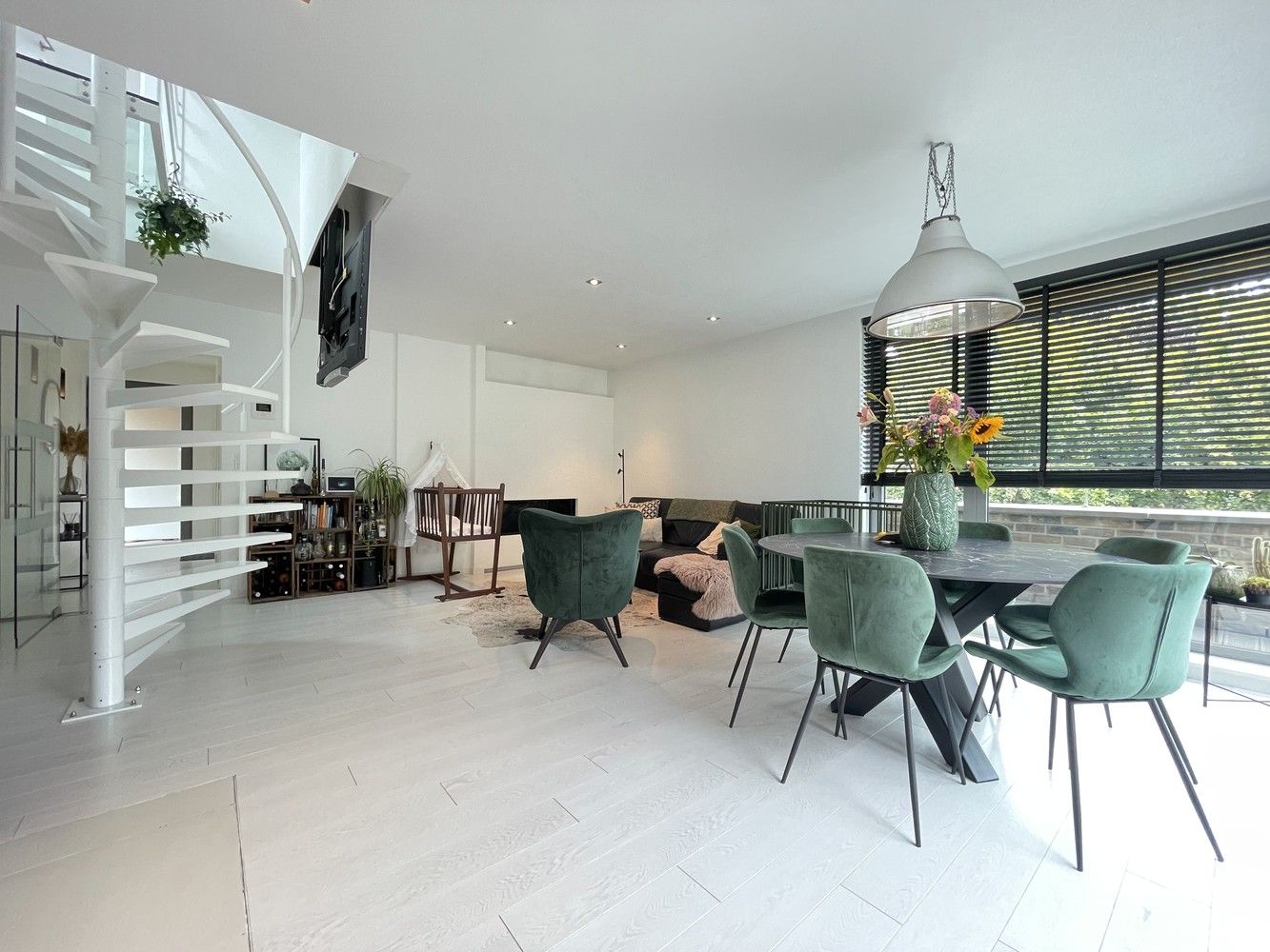 Luxueus appartement met 2 terrassen foto {{pictureIndex}}