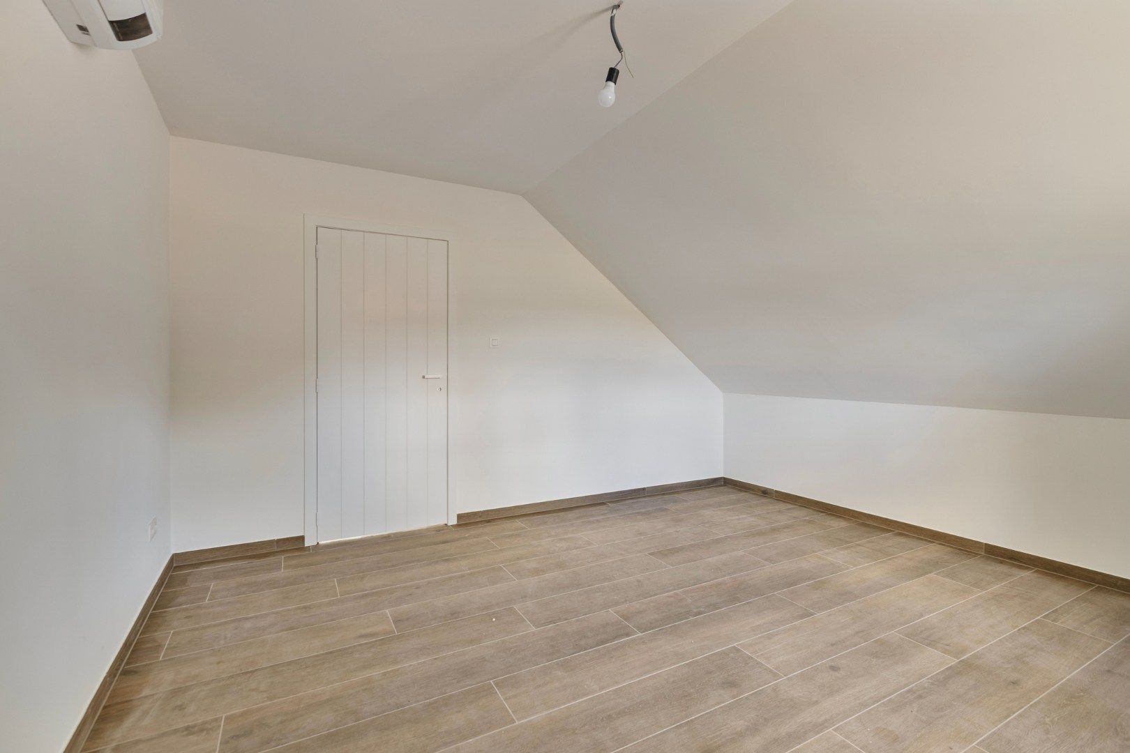Recent gerenoveerde woning met 5 slaapkamers in Olmen! foto 24