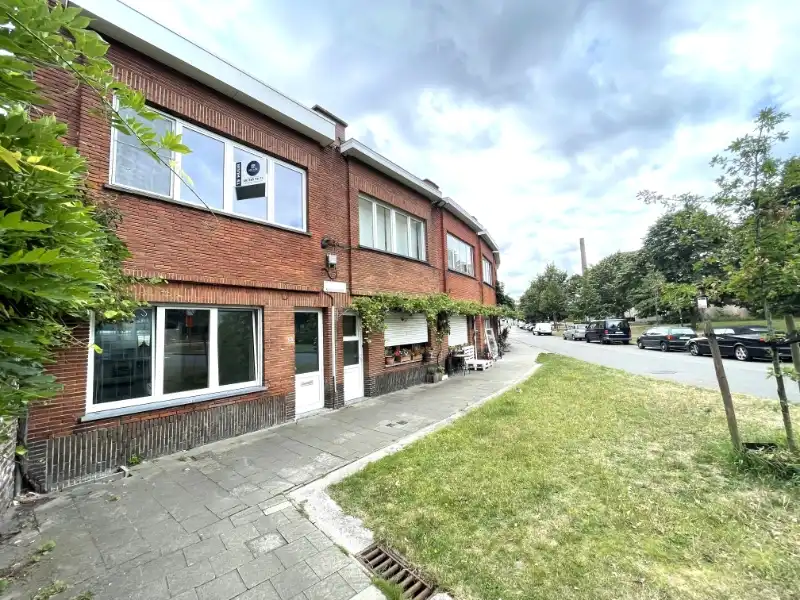 Hoofdfoto van de publicatie: Gezellige instapklare woning aan een groen pleintje