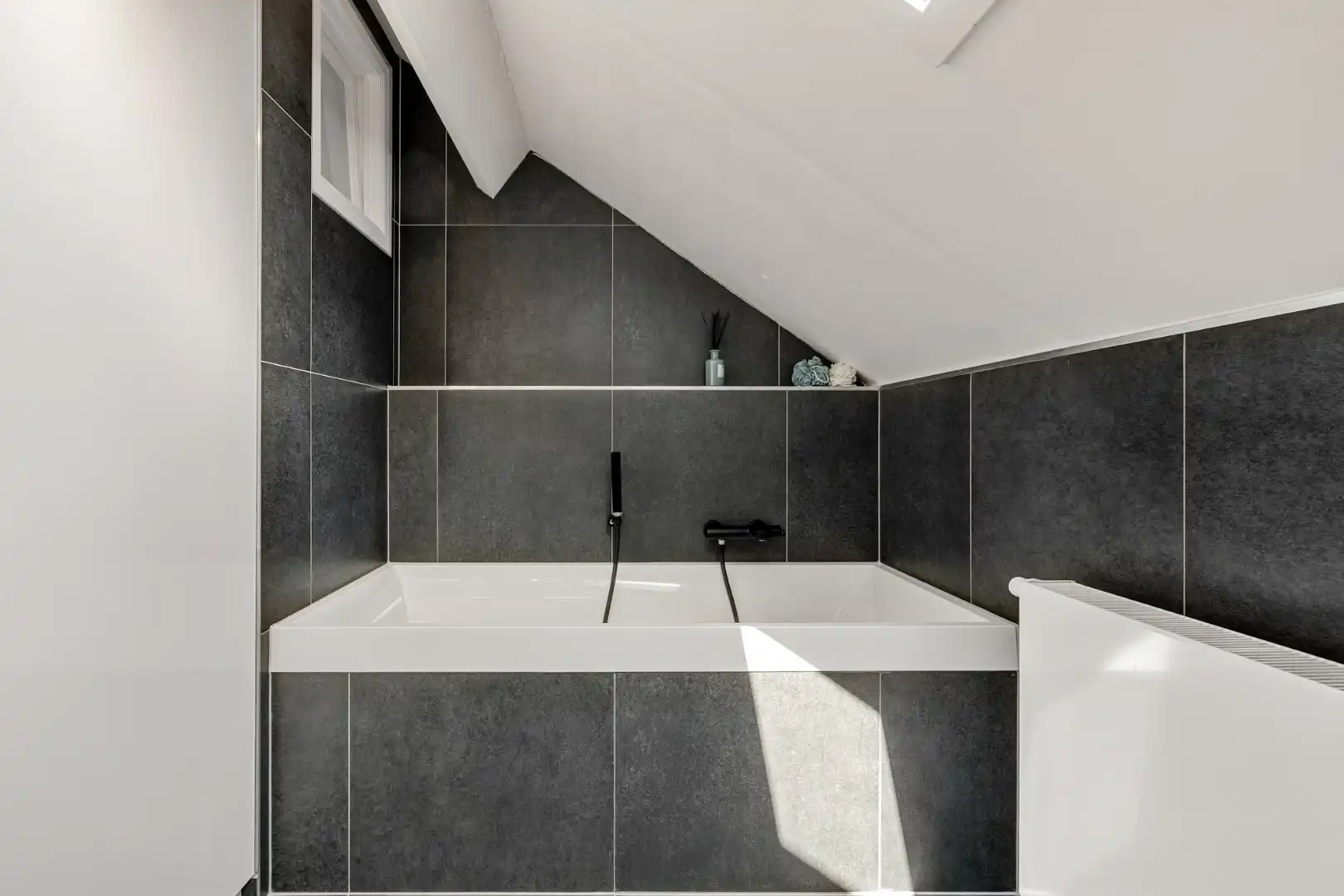 Moderne architectenwoning met mooie tuin en zwembad, 5 slaapkamers in Hasselt, OB op 8a12ca in doodlopende straat foto 37