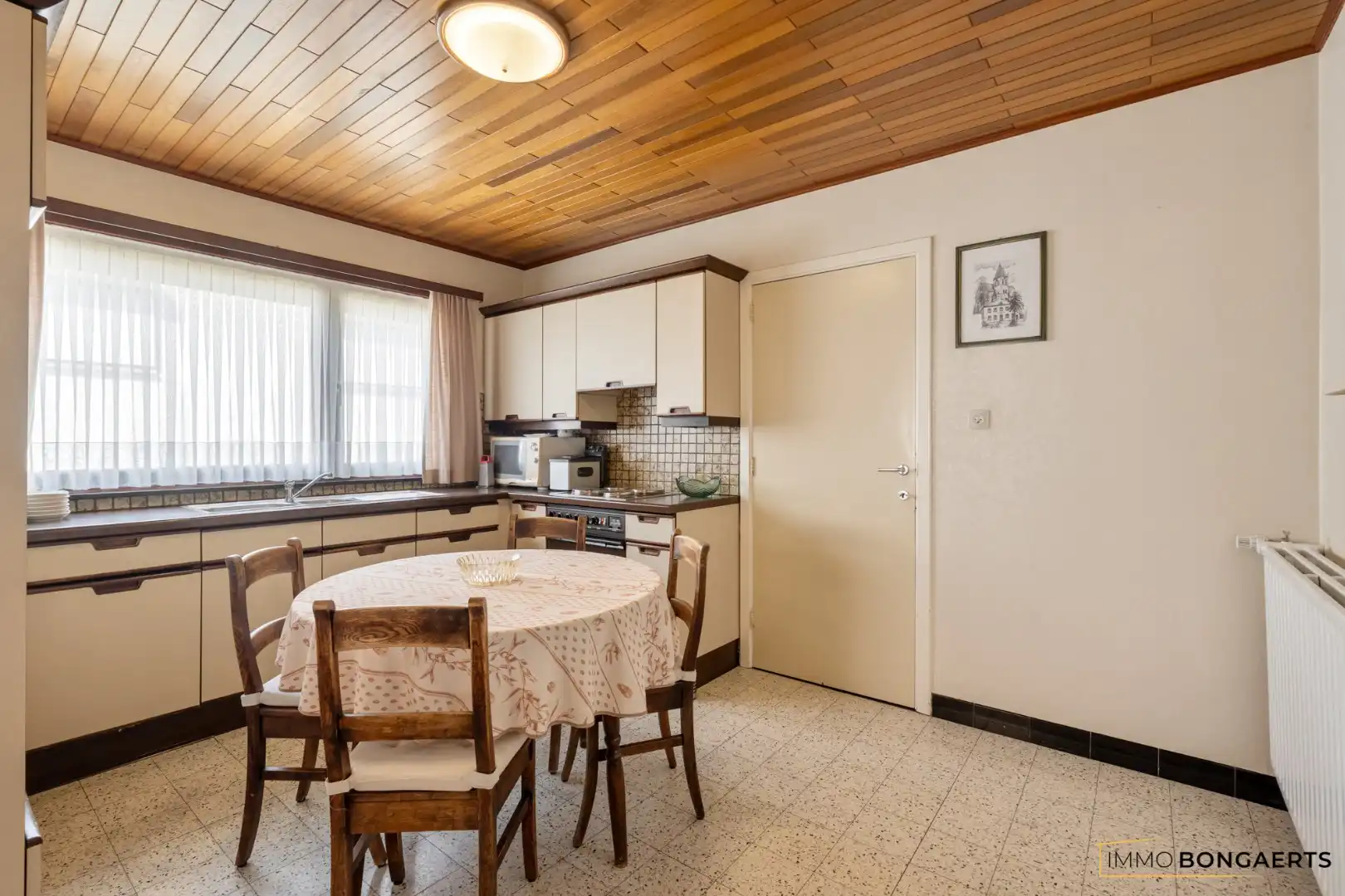 Rustig gelegen bungalow op een mooi perceel van 9 are foto 7