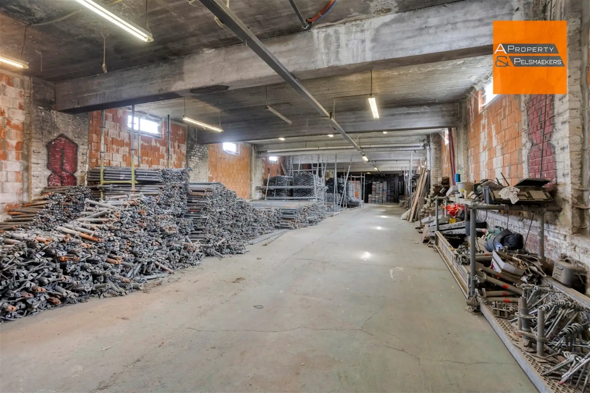 Woning met loods.  foto 14