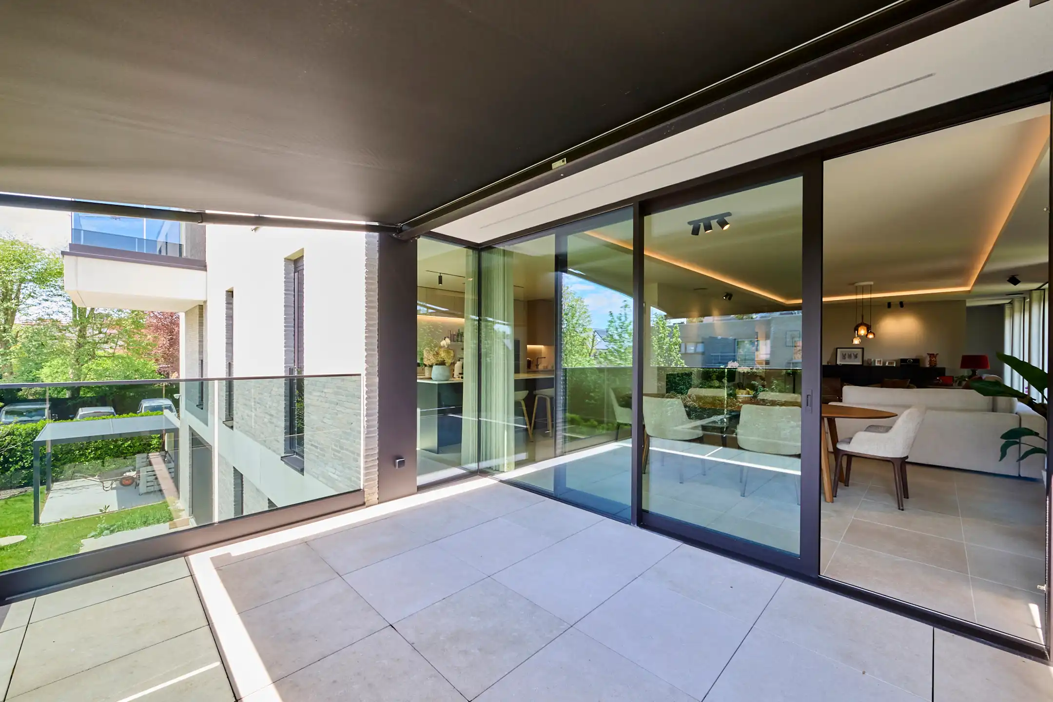 LUXUEUS GEMEUBELD APPARTEMENT MET TERRAS foto 4