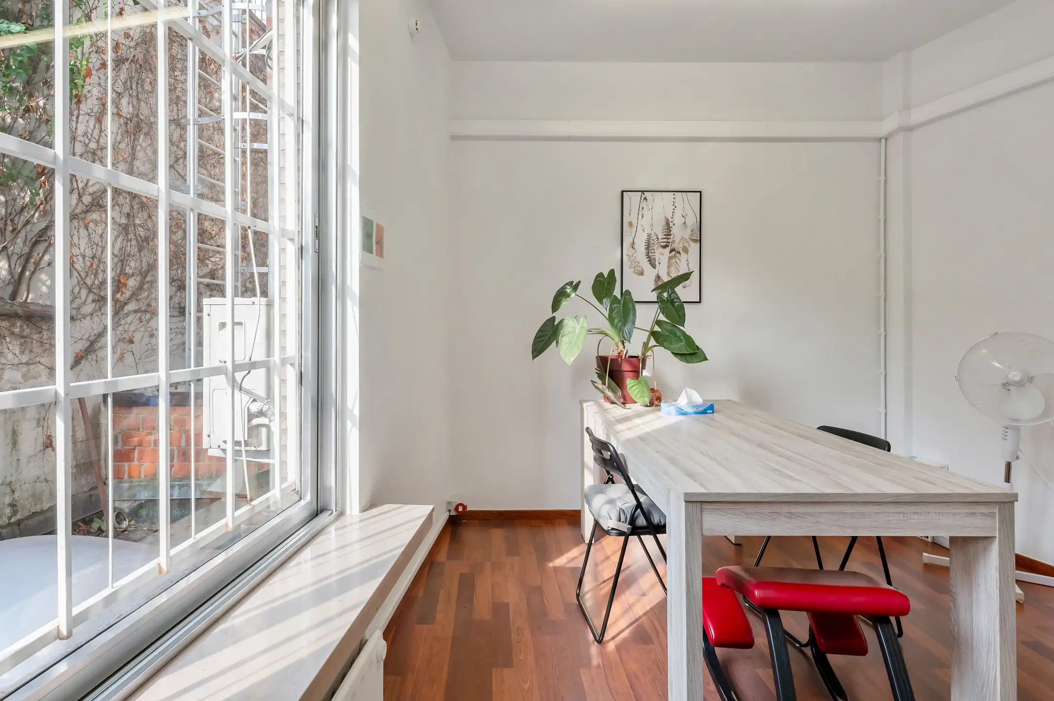 Lichtrijk kantoor- of praktijkruimte in hartje Antwerpen. foto 8