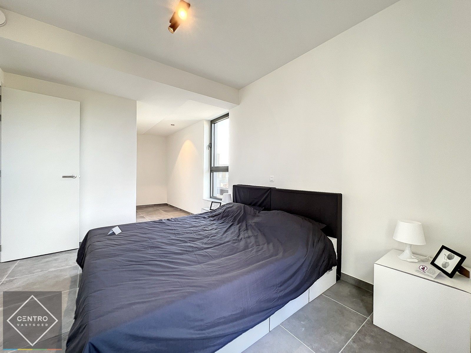 Laatste kans aankoop 6% BTW (akte voor 30/06/2025) !  Penthouse (100m²) met RUIME terrassen (33m²) in kleinschalig project pal in het CENTRUM van Kortrijk ! foto 10