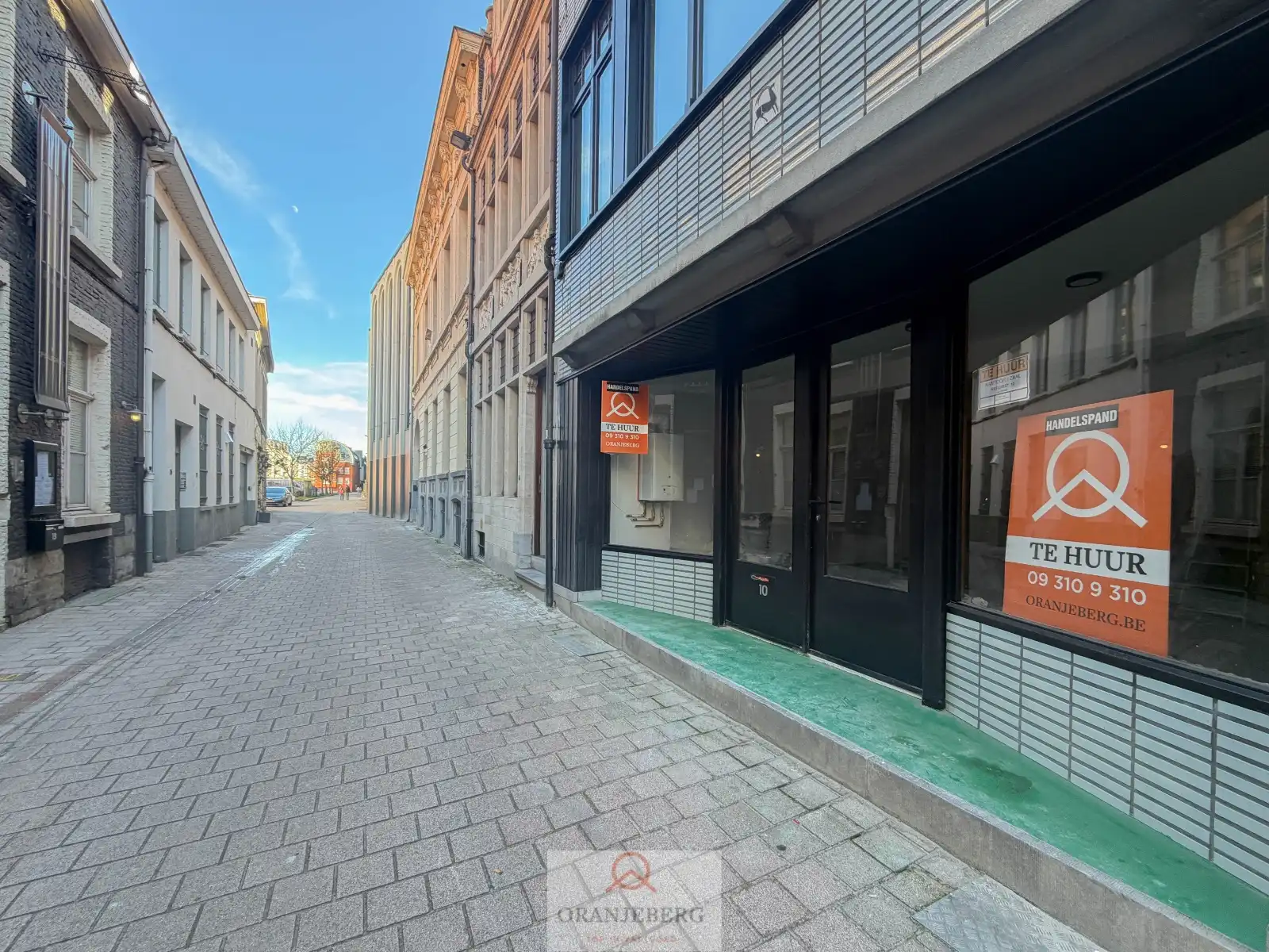 Handelspand met buitenruimte foto {{pictureIndex}}