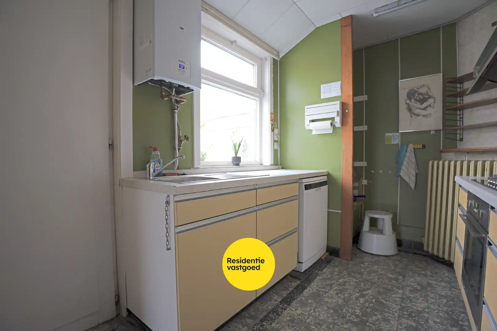 Gezellige woning met veel potentieel te Pervijze op 341m²! foto 6