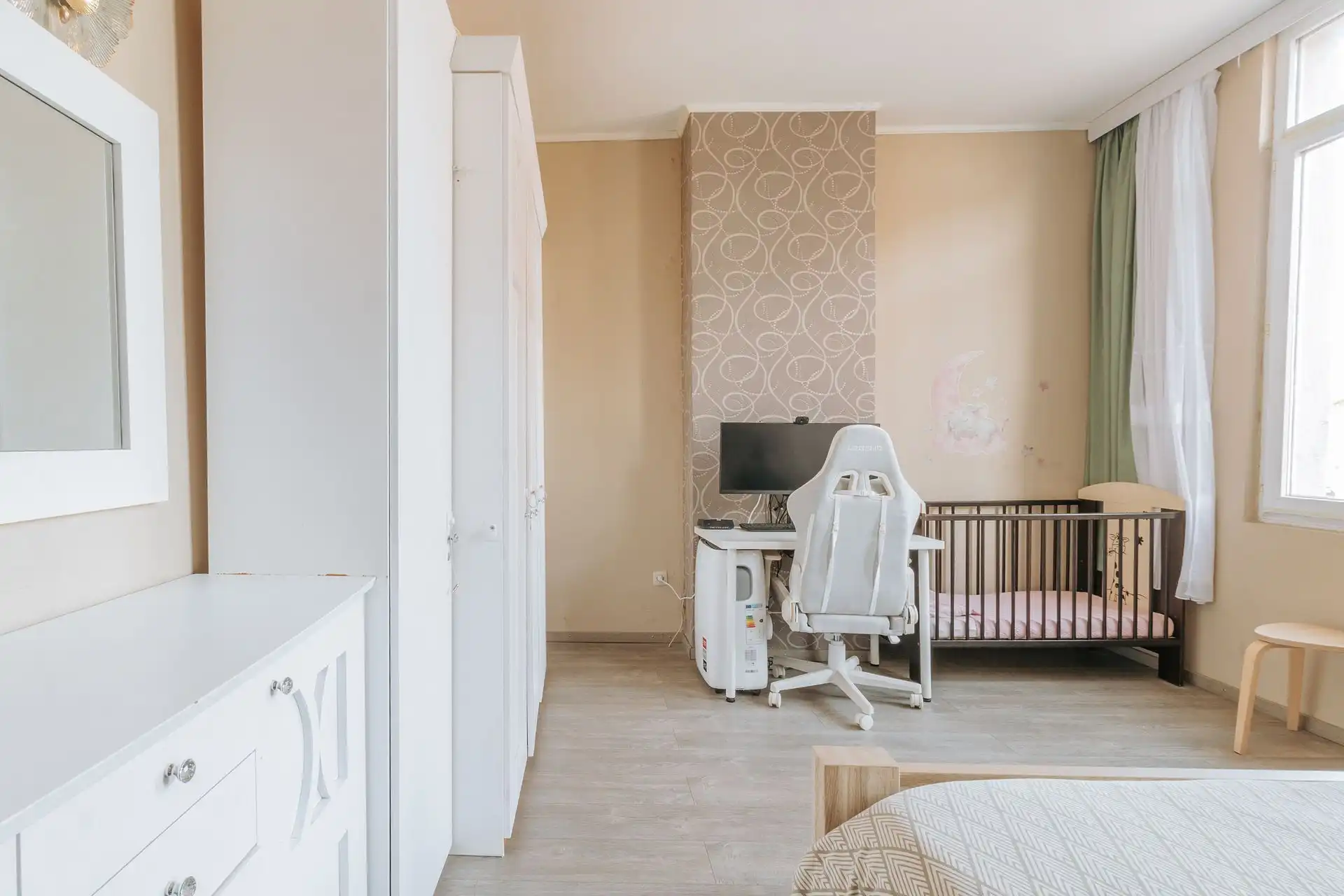 Ruime woning met 3 slpk, 2 parkeerplaatsen en buitenruimte foto 14