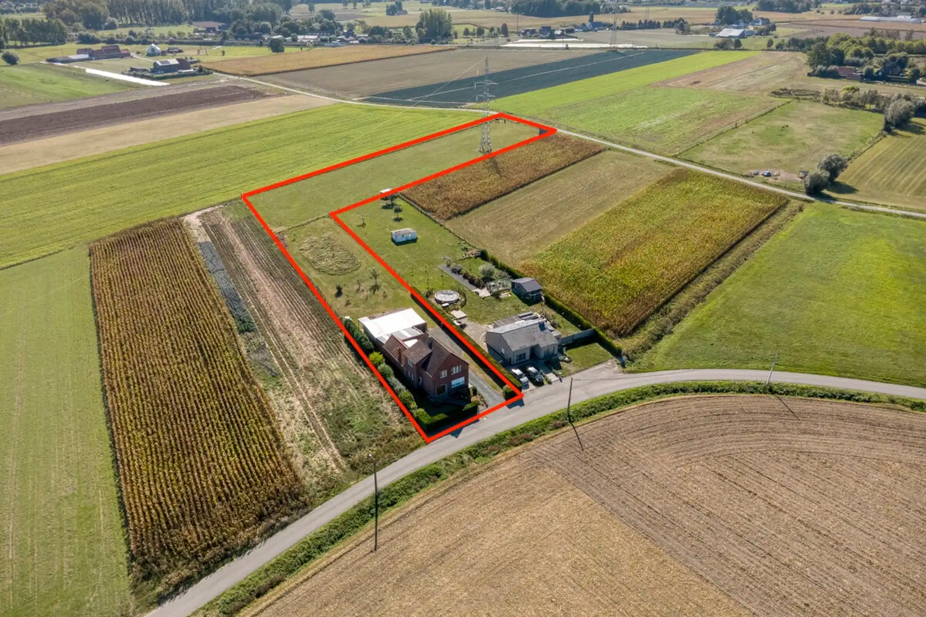 Uniek gelegen hoeve met weiland op ca. 81,5 are in Malderen foto 3