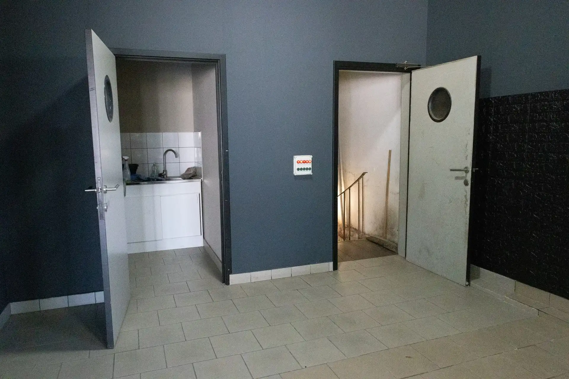 Veelzijdig handelspand met toonzaal, atelier en ruime woonst te Okegem foto 5