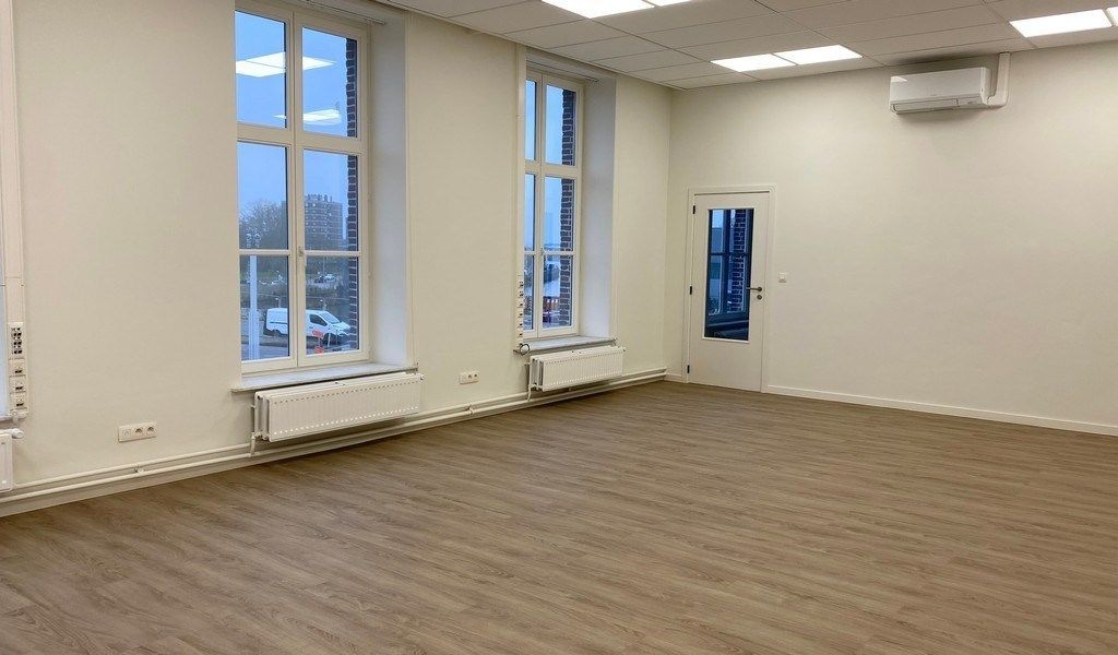 Gerenoveerde kantoren met zicht op water te huur in Gent foto 7