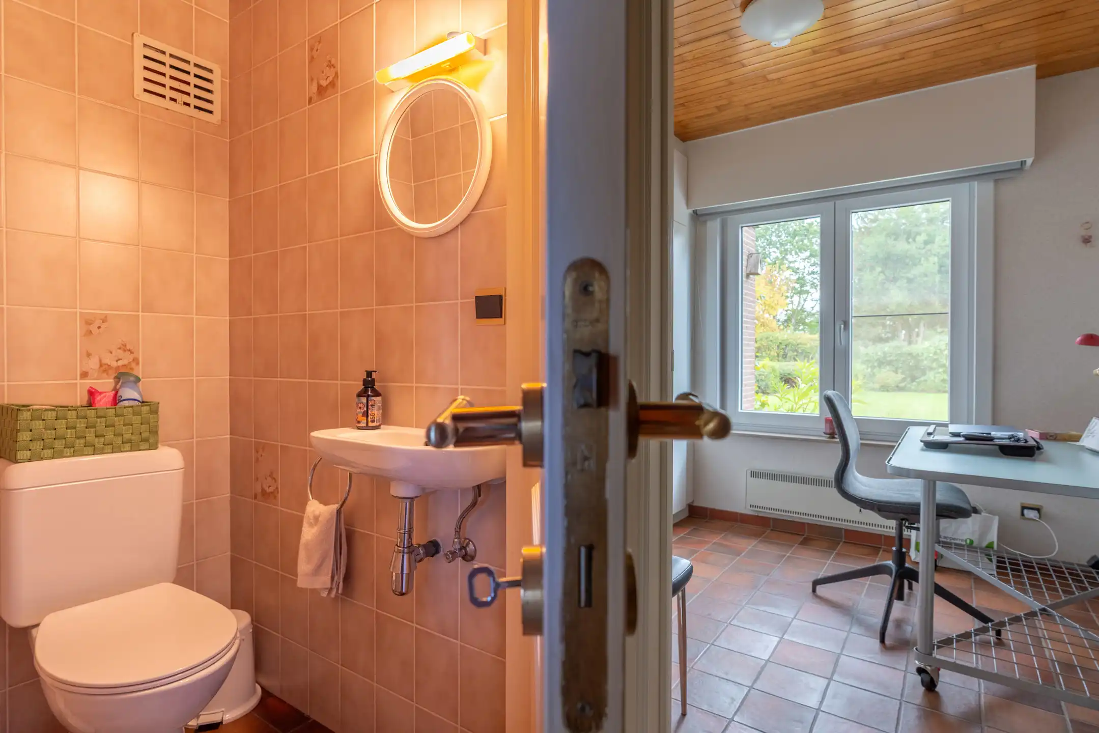 Gunstig gel. instapklare woning op mooi perceel van 1.000 m² foto 12