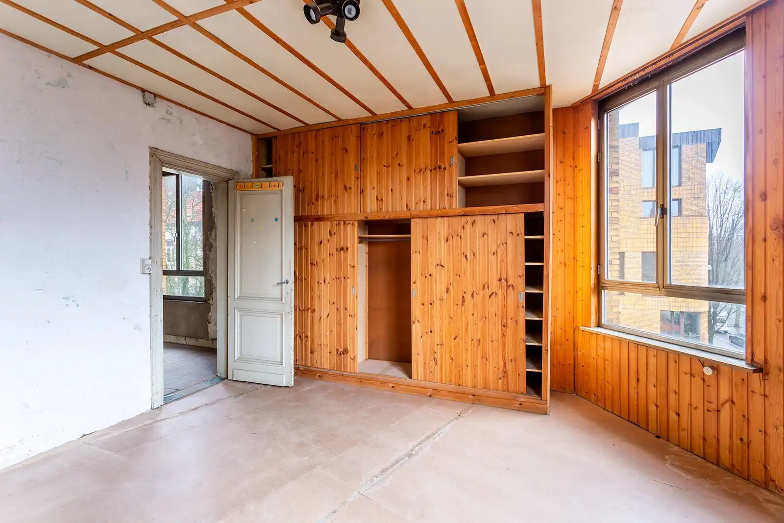 Te renoveren hoekwoning met garage foto 9