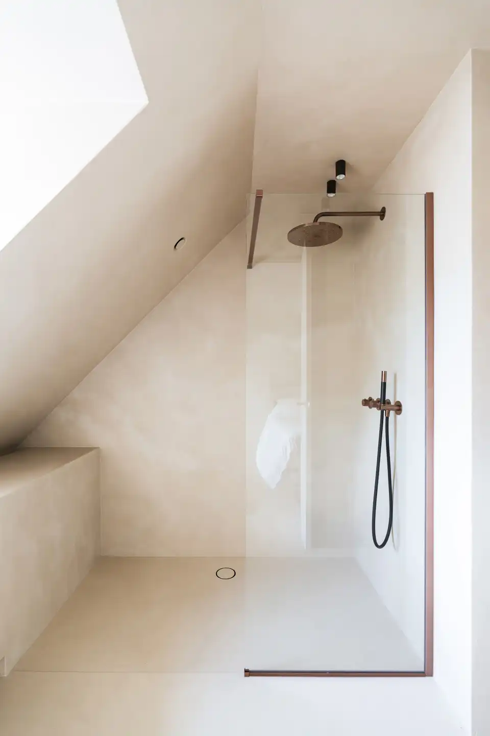 Sublieme zonnige penthouse met ruime terrassen en zijdelings zeezicht foto 24