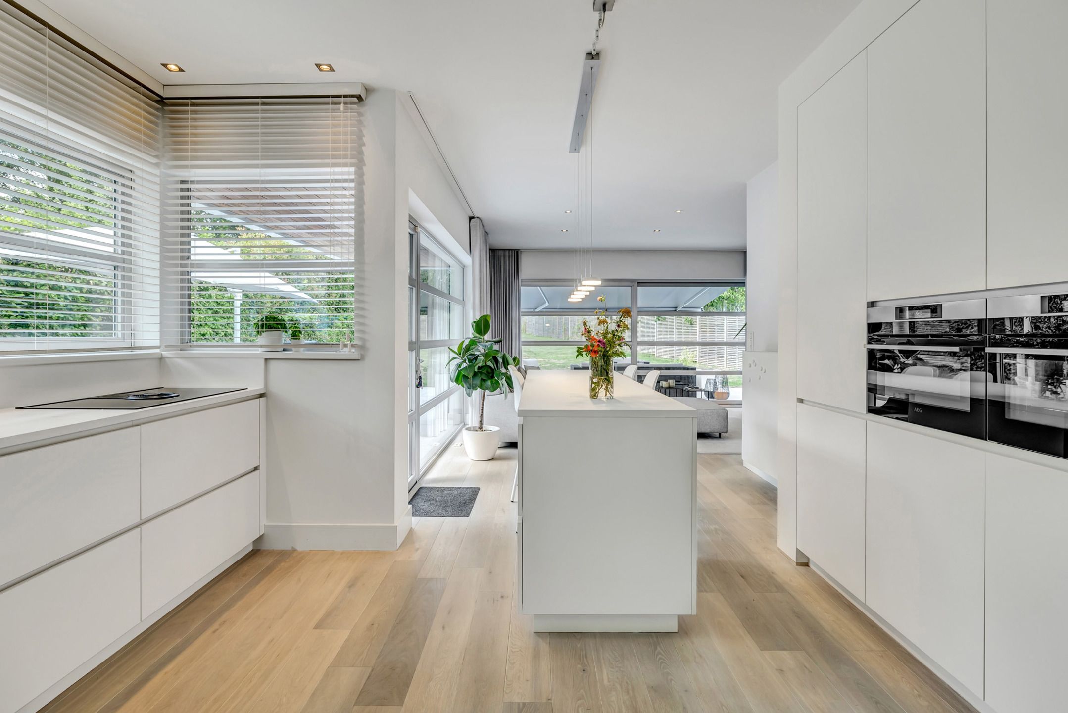 Exclusief gerenoveerde villa te koop in Idegem  foto 10