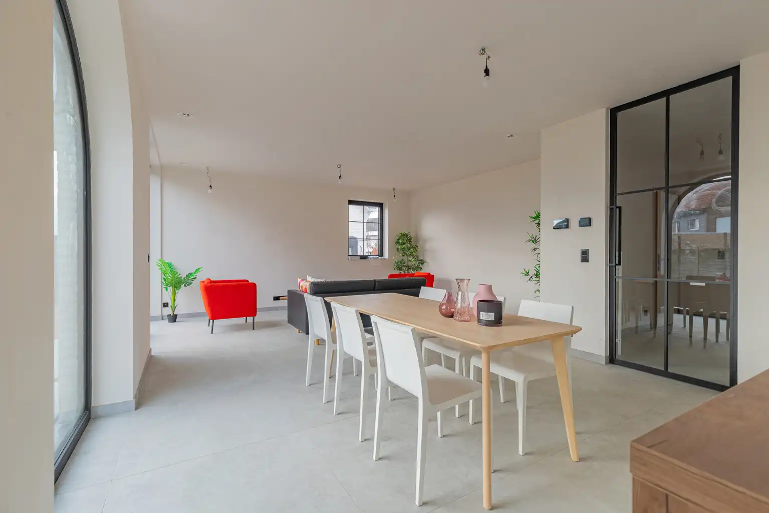 Nieuwbouw woning met 4 slaapkamers! foto 4