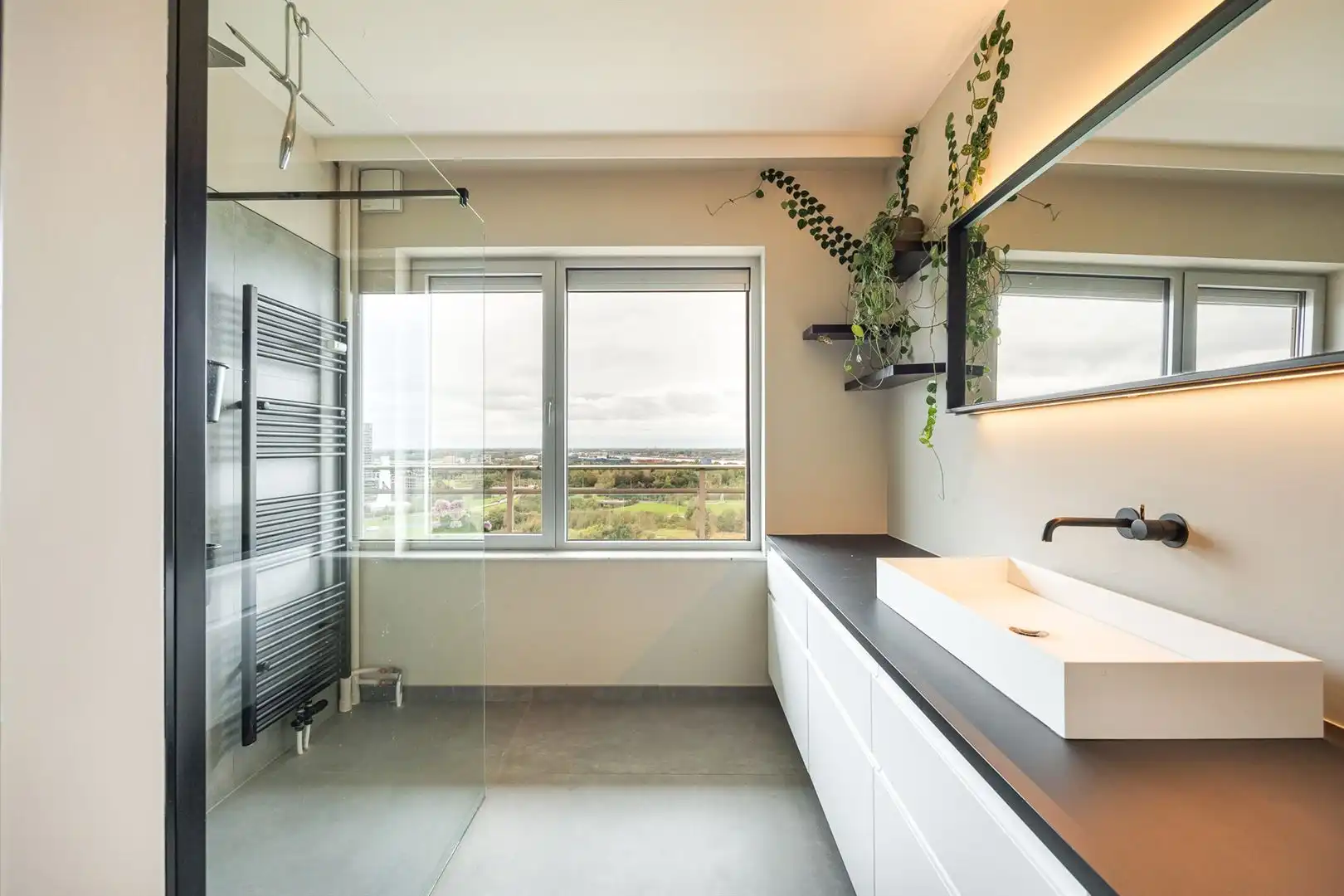 Gerenoveerd appartement met adembenemende zichten foto 10
