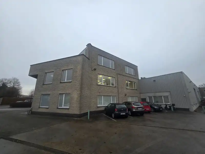 bedrijfsgebouw te huur foto {{pictureIndex}}