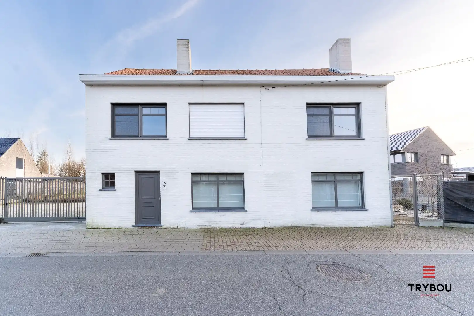 Open bebouwing met een uitzonderlijk ruim perceel in Houthulst! foto {{pictureIndex}}