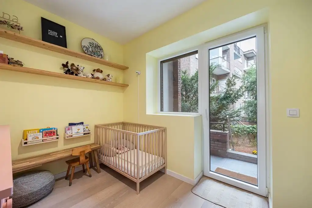 Instapklaar appartement met ruime tuin foto 9