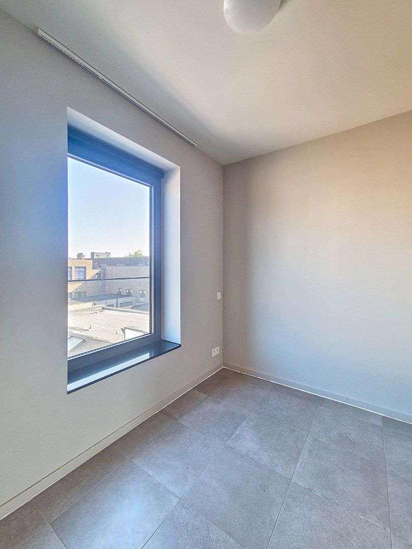 Appartement met 2 slpks en garage foto 15