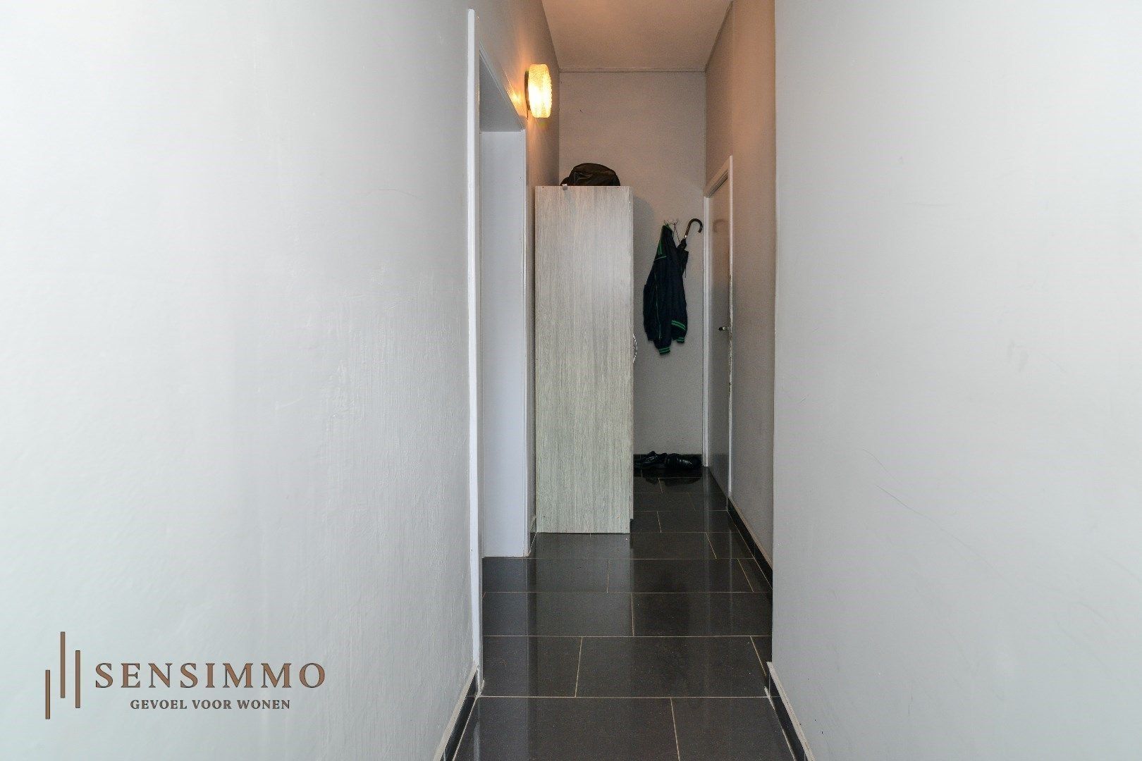 Instapklare duplex met 3 slpk + terras + parking in de levendige Vennestraat! foto 3