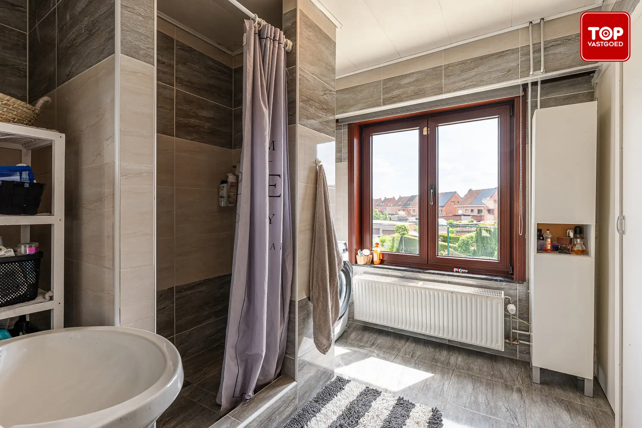 Instapklare HOB met 4 slaapkamers en tuin foto 19