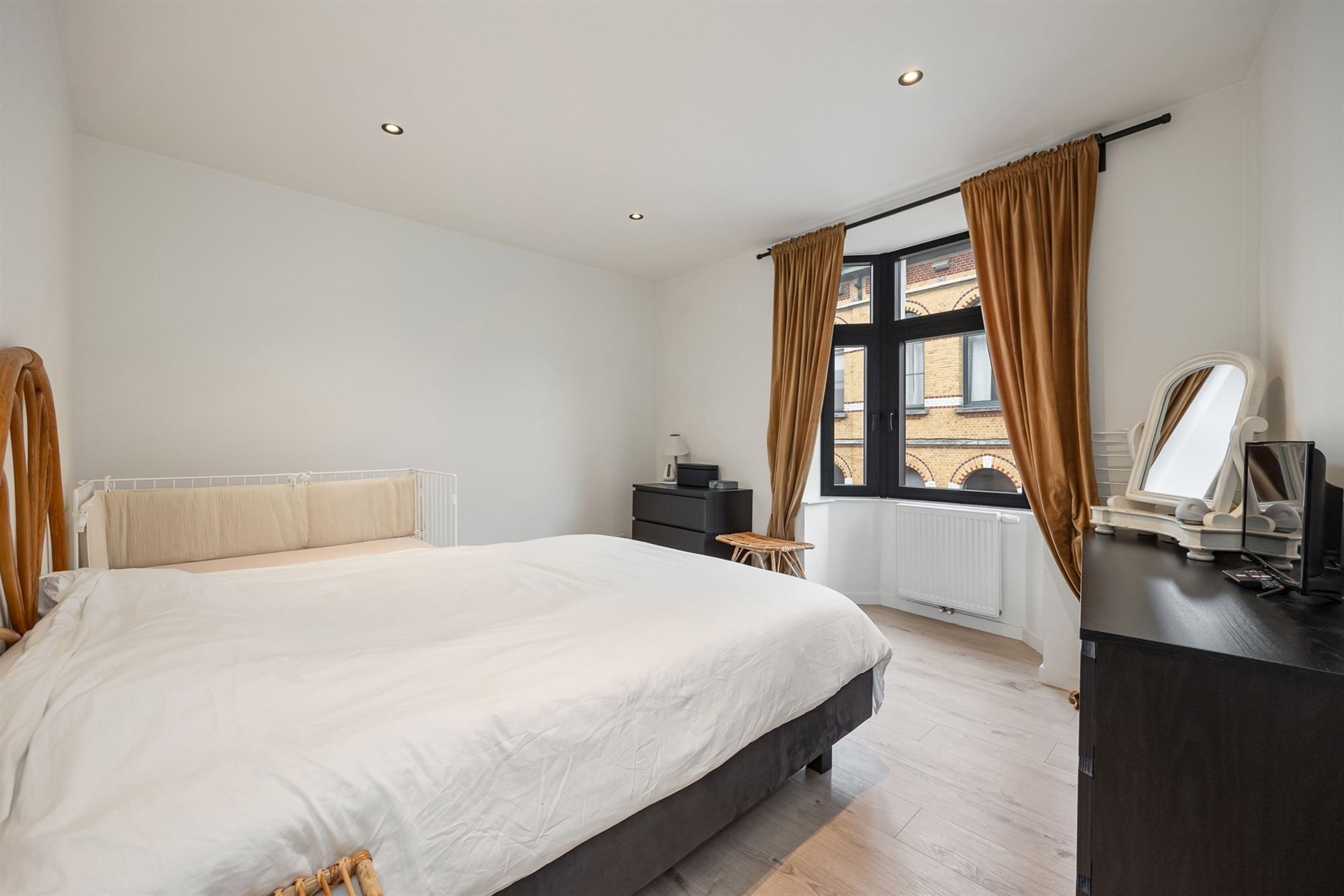 Instapklaar huis met drie ruime slaapkamers foto 12