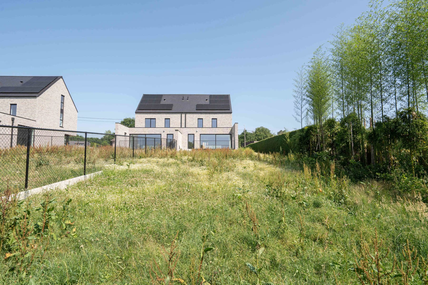 Prachtige nieuwbouwwoning in heel rustige straat te koop! foto 24
