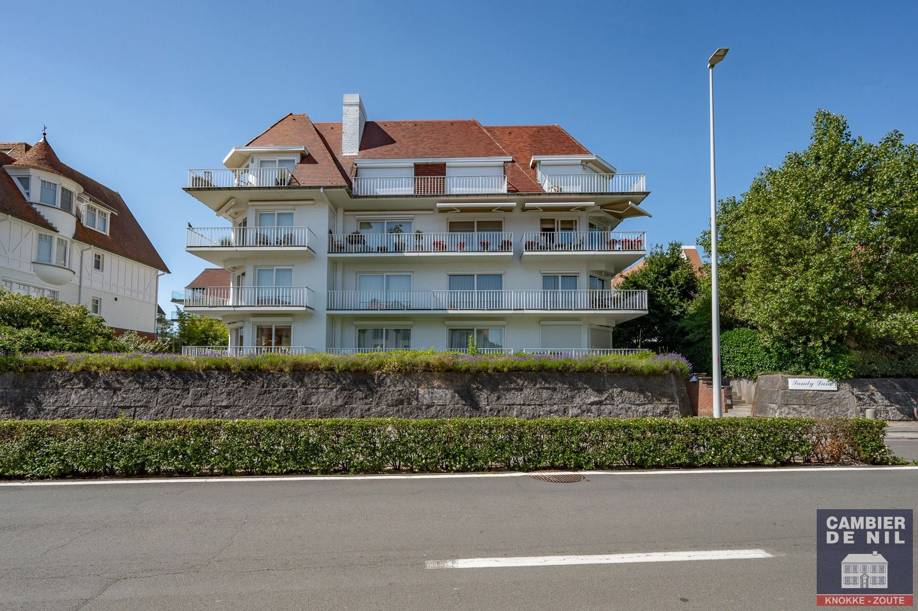 Prachtig hoekappartement met tuin in het Zoute foto 2