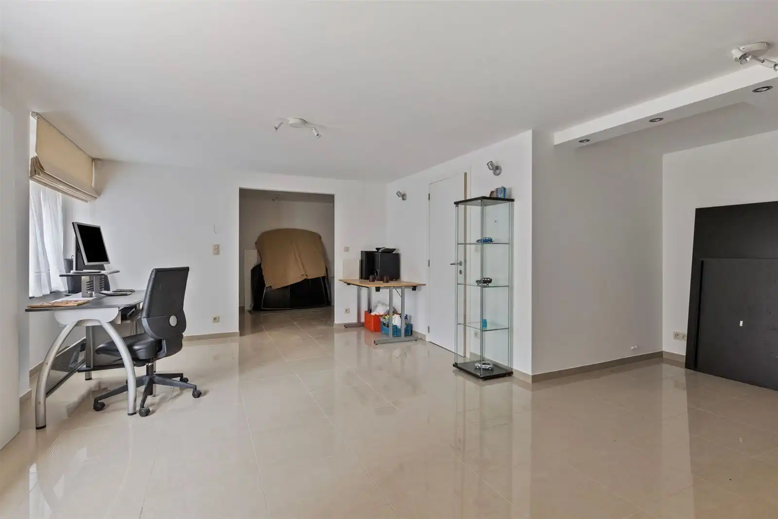 Stockage met bureel en sanitair  foto 6