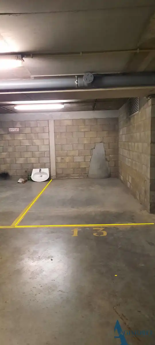 Autostaanplaats op niveau -1 op de Parmentierlaan - 50m van de Zeedijk. foto 3