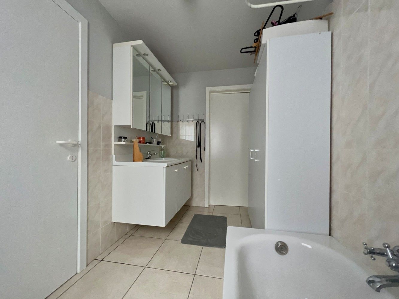 Instapklaar appartement (2 slpks) + apart bijgebouw! foto 7
