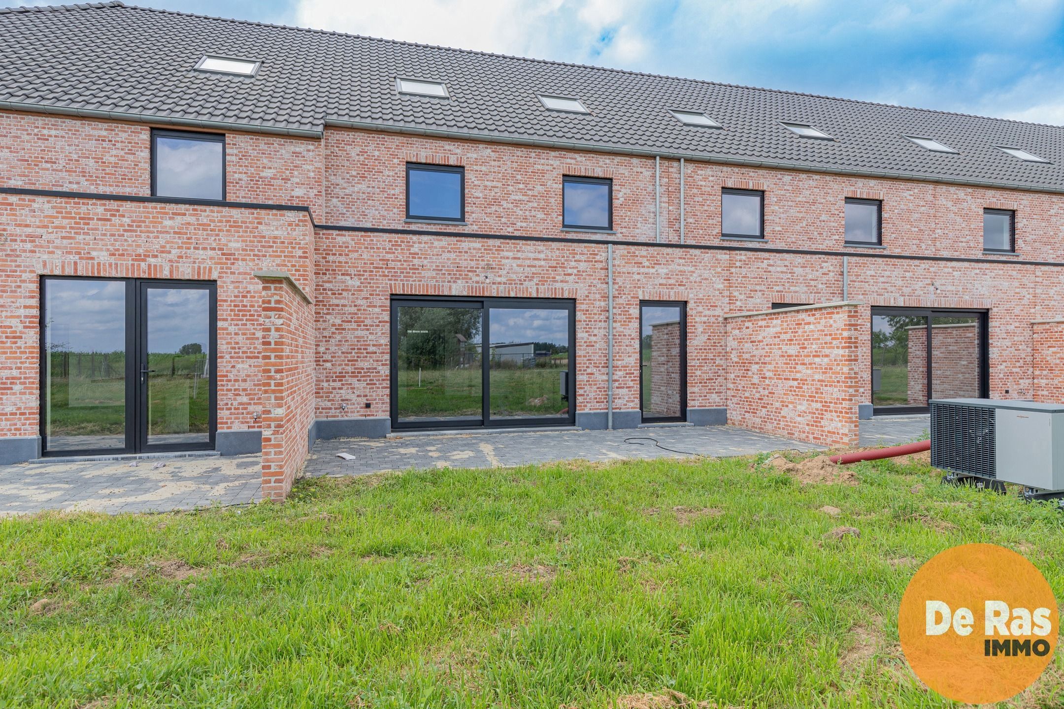 SINT-ANTELINKS- Mooie pastorijwoning in een rustige omgeving foto 3