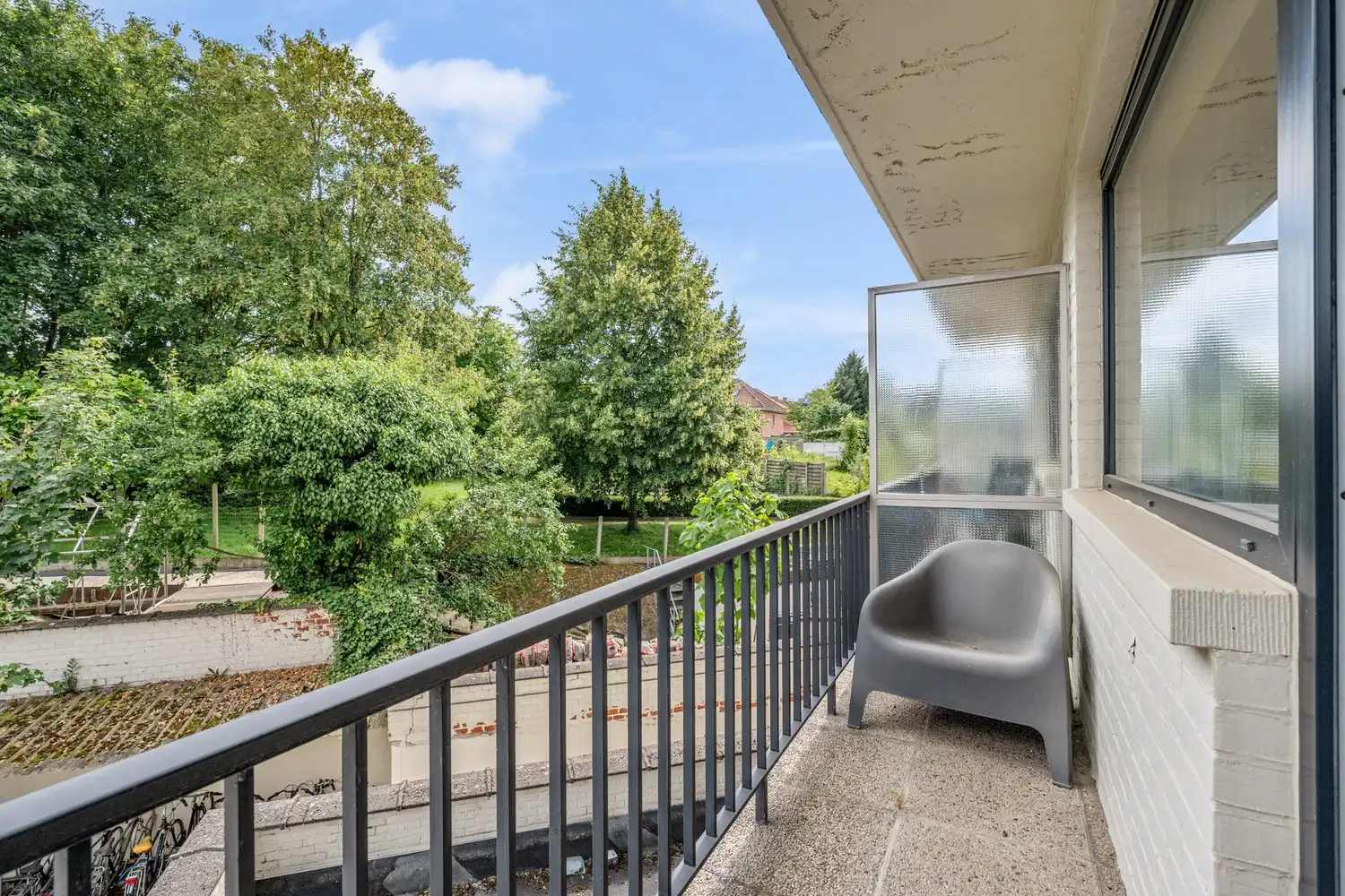 Prachtig gerenoveerde en gemeubelde studio met een terras, een kelder en een autostaanplaats nabij het UZ Gasthuisberg te centrum Leuven! foto 10
