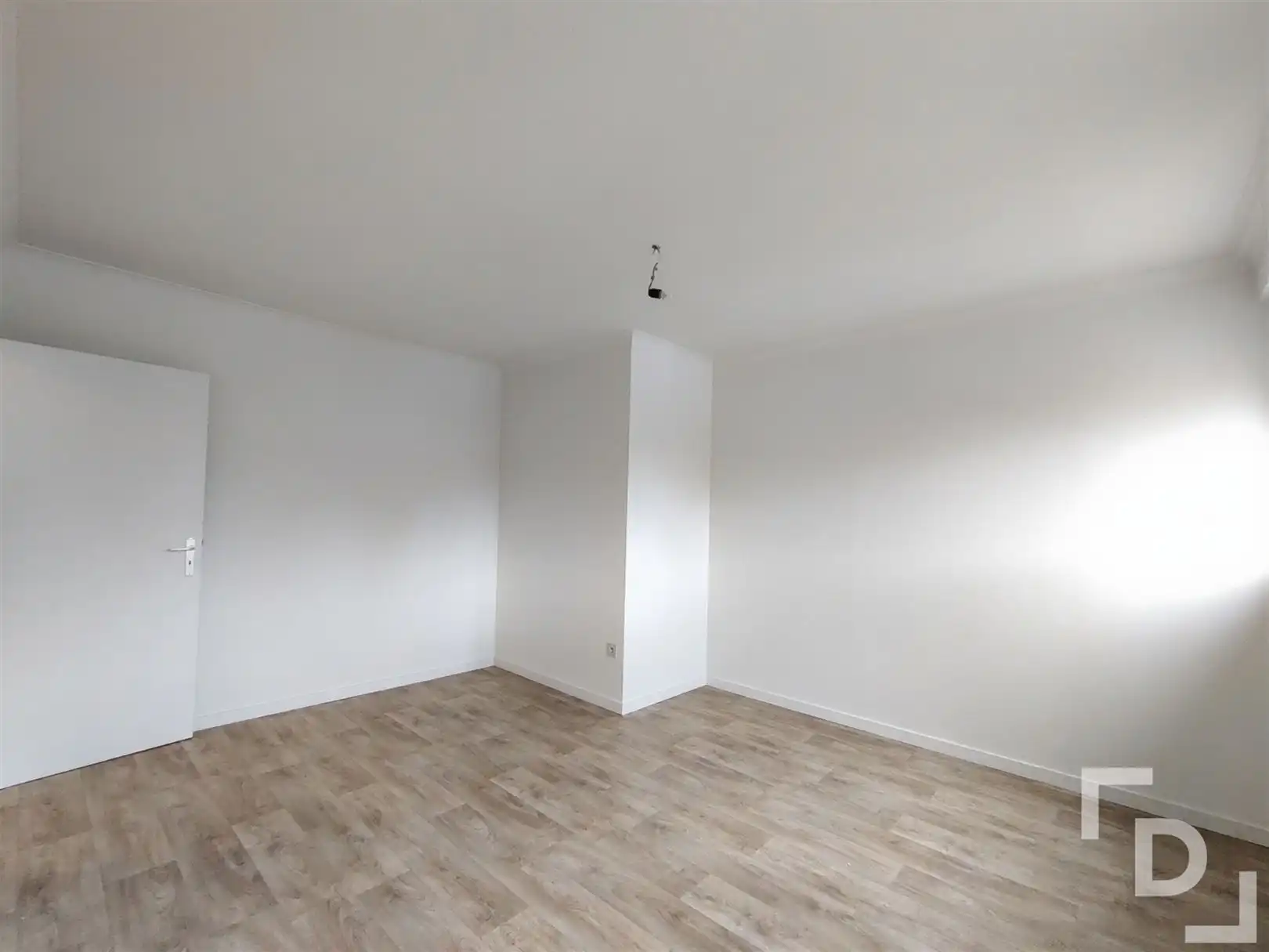 Gerenoveerd appartement in centrum Ieper foto 12