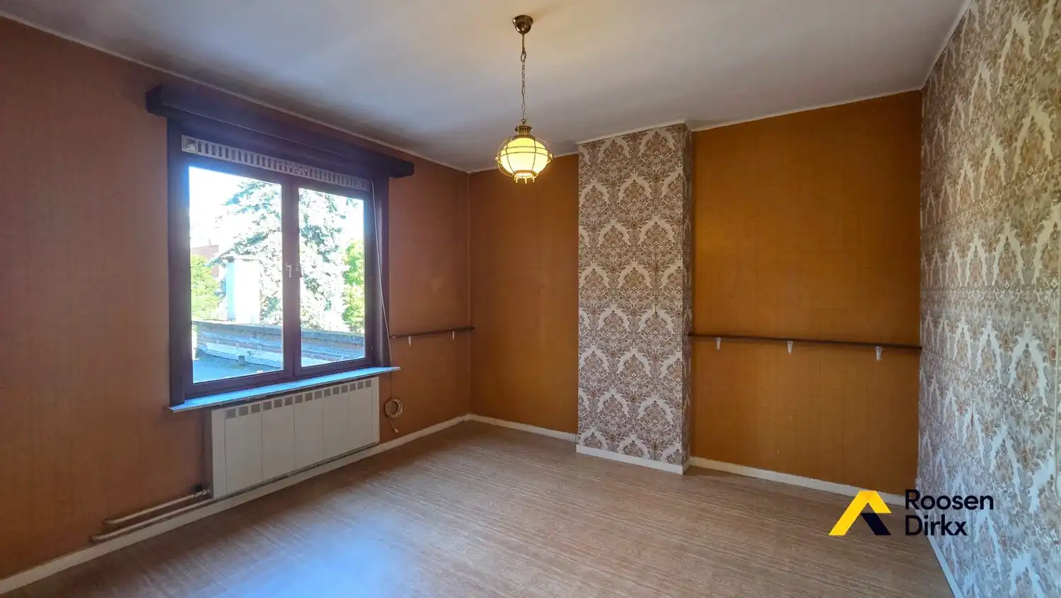 Ruime stadswoning met tuin en dubbele garage hartje MAASEIK! foto 16