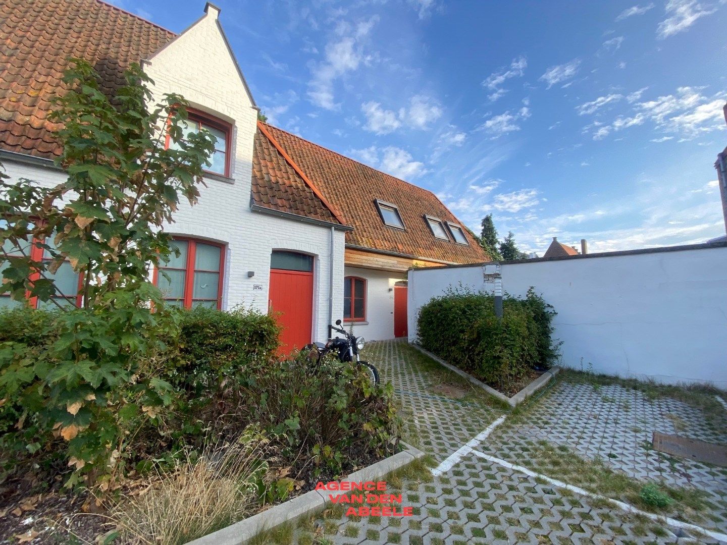 Prachtige nieuwbouwwoning op gunstige ligging foto 2