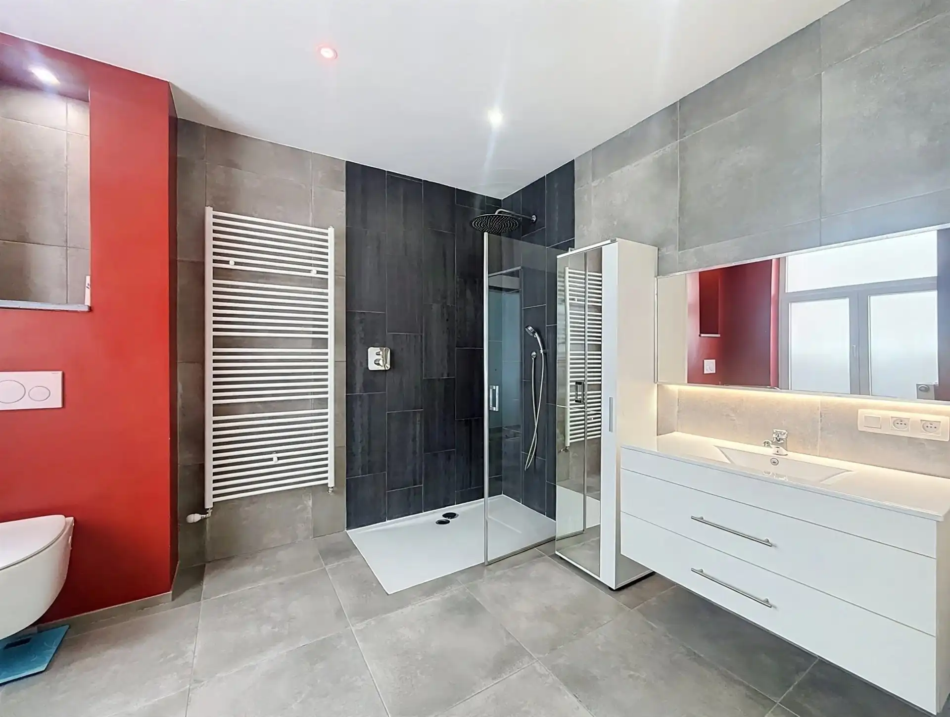 VOLLEDIG GERENOVEERDE WONING MET LIFT, 4 SLAAPKAMERS, OPRIT EN EPC-LABEL A!  foto 7