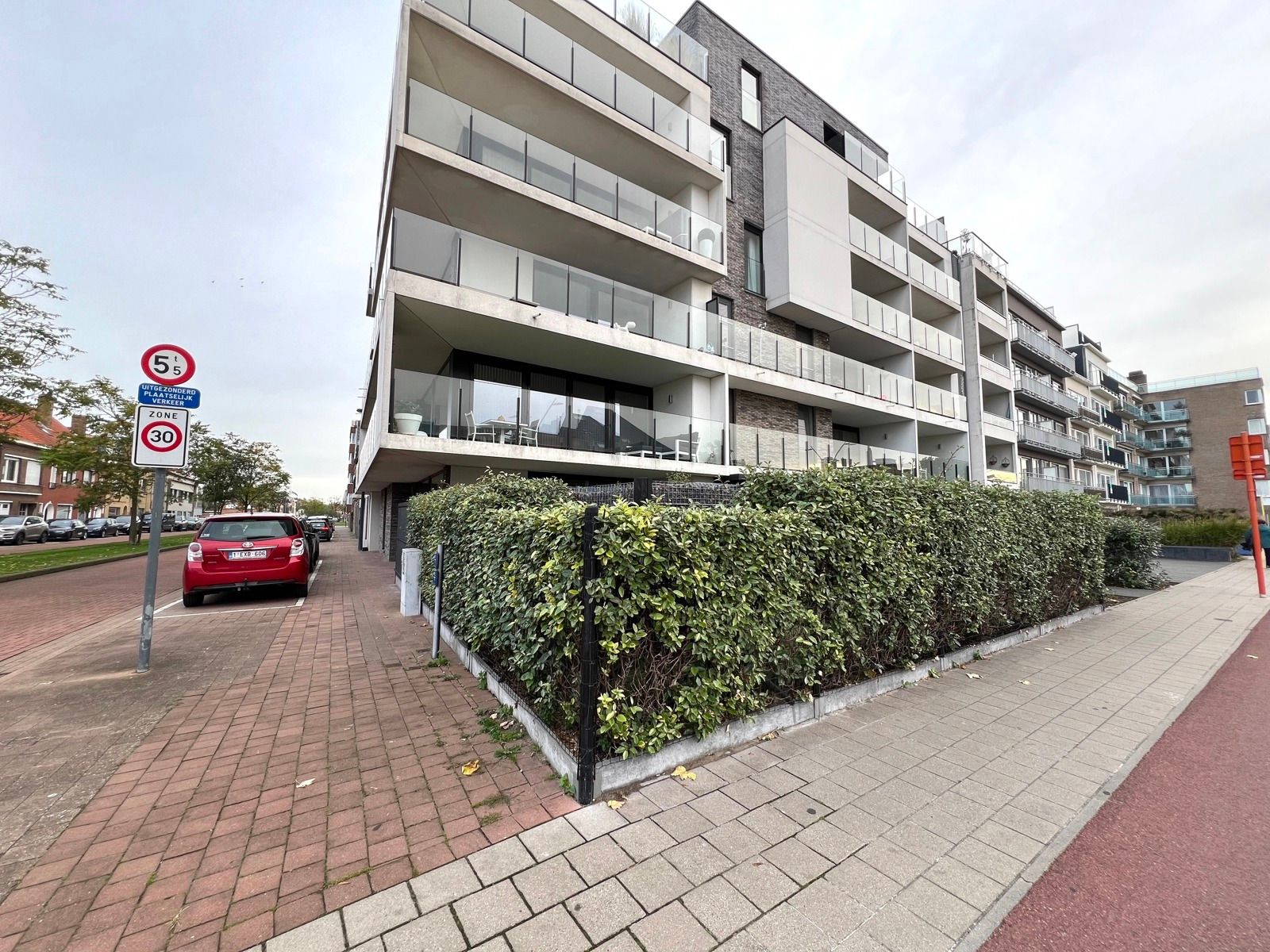 Topappartement met 2 slaapkamers en groot terras foto 34