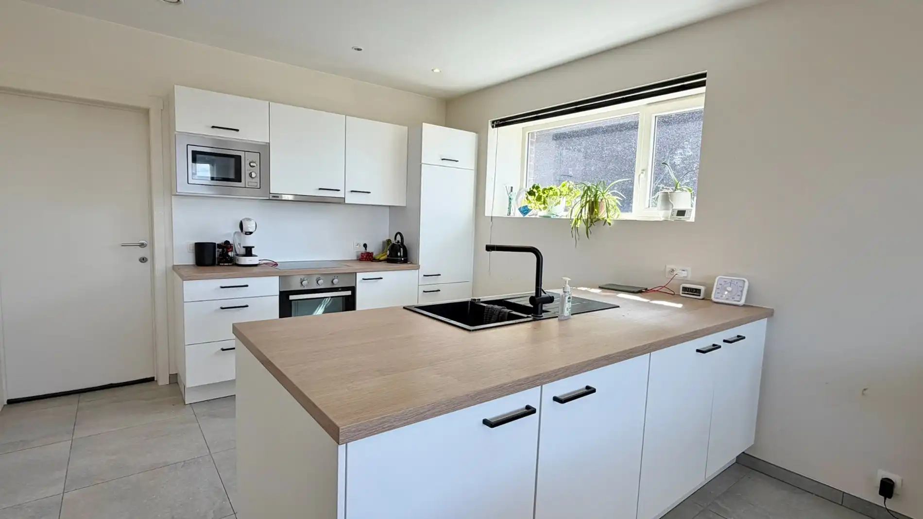 Ruime landelijk gelegen woning met zonnige tuin en garage  foto 6