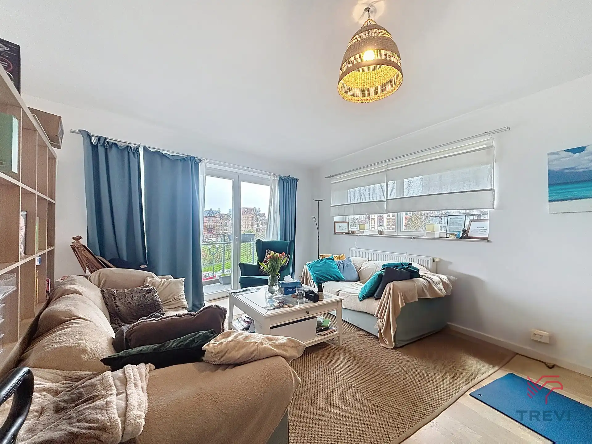 Mooi ongemeubileerd appartement met 3 slaapkamers foto 2