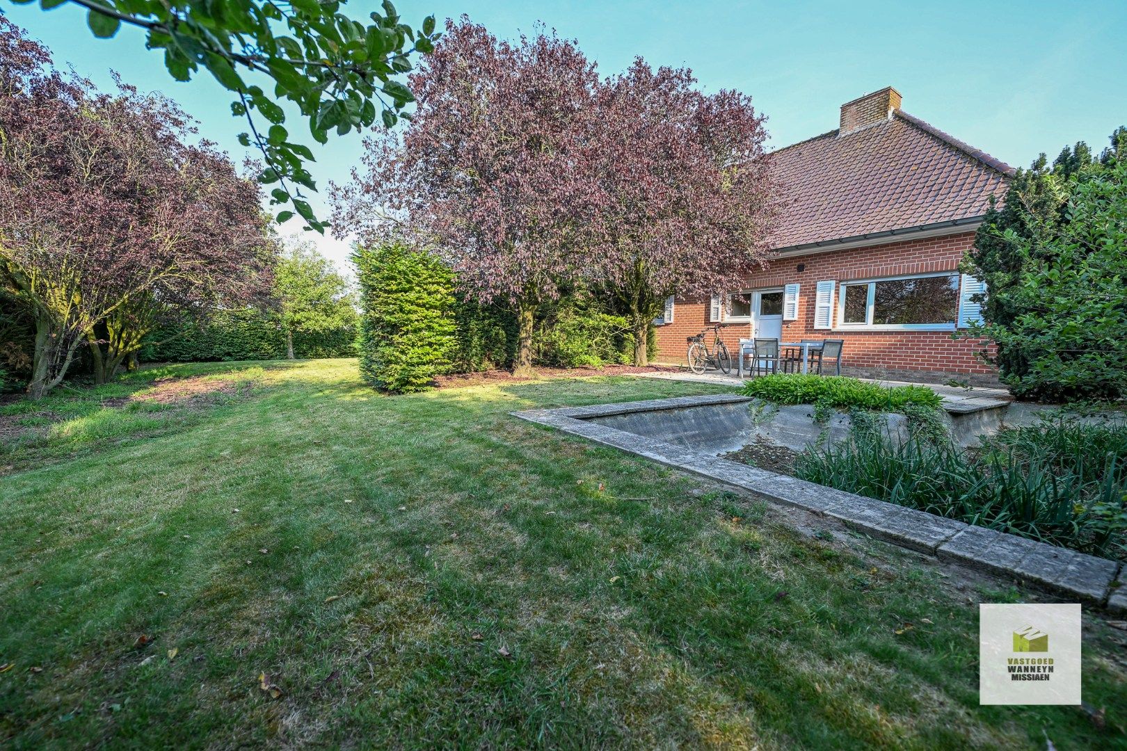 Villa met weide 3.500 m2 en akkerland van 1,4 Ha mét vergunning voor een nieuwe loods van 300 m2  foto 12